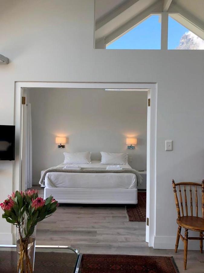 Camps Bay Loft With Stunning Mountain And Ocean Views Apartment Cape Town Exterior foto
