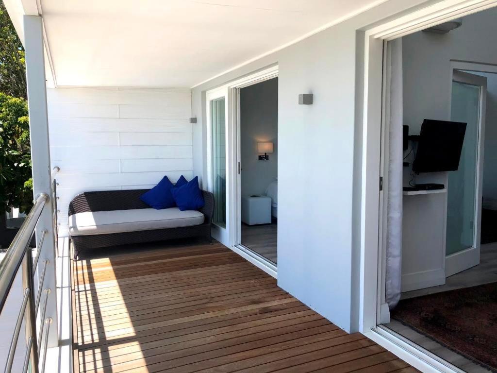 Camps Bay Loft With Stunning Mountain And Ocean Views Apartment Cape Town Exterior foto