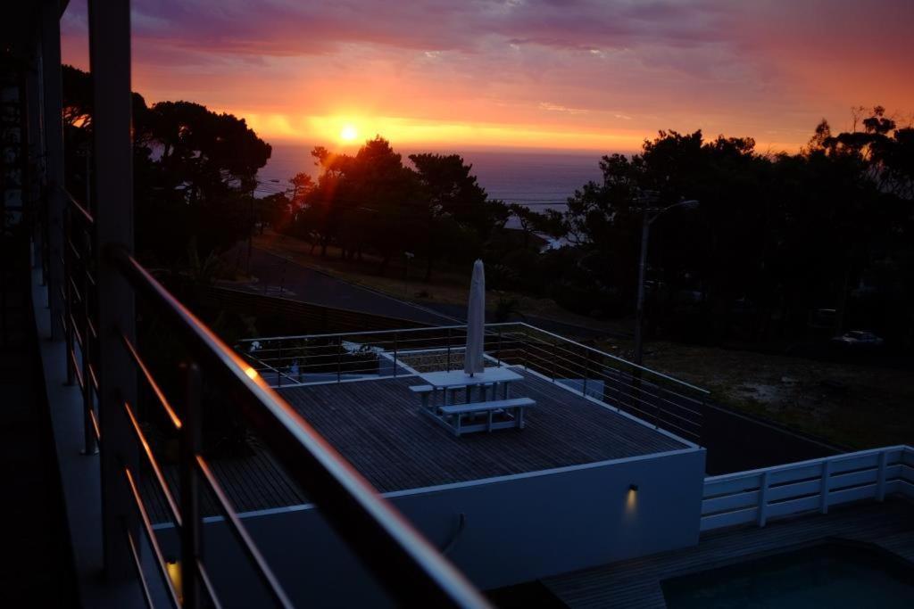 Camps Bay Loft With Stunning Mountain And Ocean Views Apartment Cape Town Exterior foto